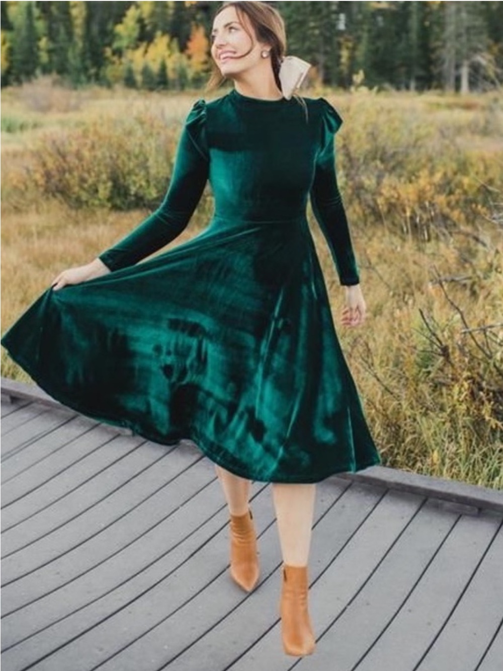 Ivy City Co Emerald Green Velvet Long Sleeve Midi Dress
